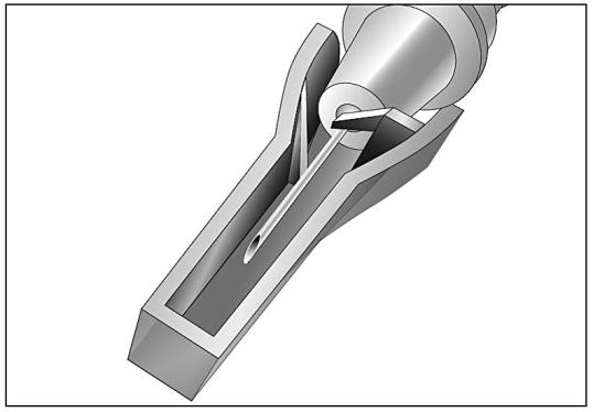Kontrollera att nålen är helt intryckt i stickskyddet under låsmekanismen.