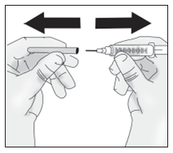 Dra av nålskyddet från sprutan utan att vidröra nålen. Dra inte i kolven