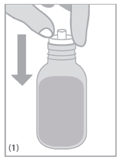 Öppna flaskan och tryck doseringssprutadaptern ordentligt ner i flaskhalsen